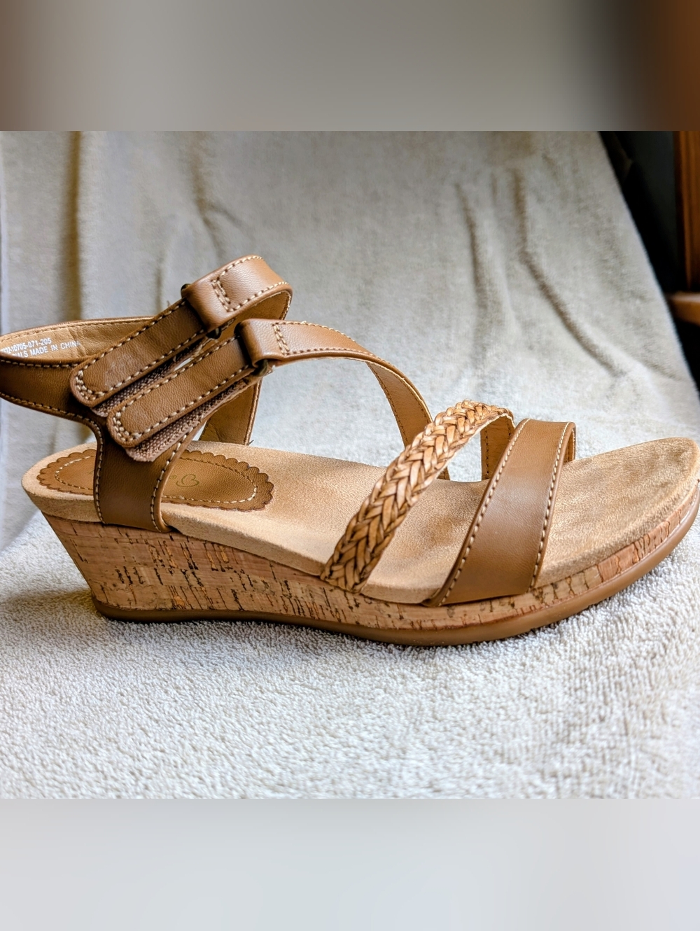 New Baretraps Finna Wedge Sandal 8M